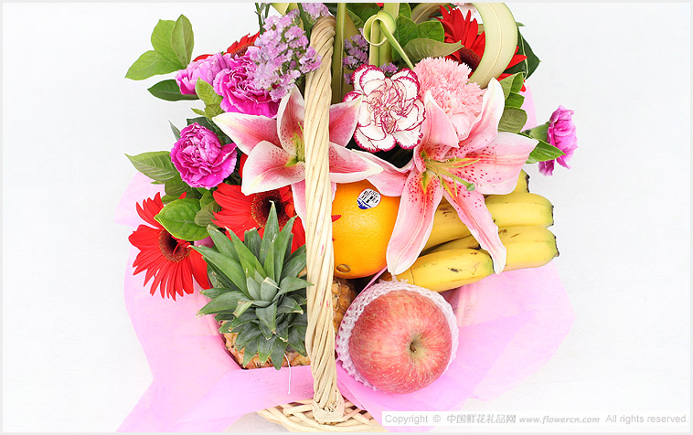 水果花篮-喜气-粉香水百合,红掌,红扶郎,康乃馨等花材;菠萝,橙子