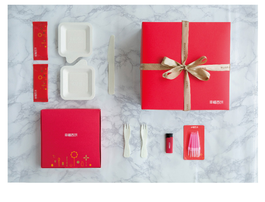 r 原材料:苏格兰巧克力,淡奶油,百利甜酒,牛奶,鸡