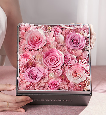 幸福满载永生花礼盒/玫瑰款