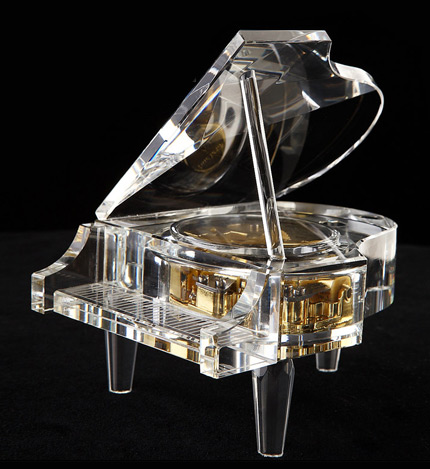 2008水晶钢琴图片