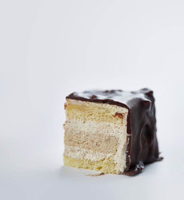 含5套餐具备注比利时黑巧克力与中国榛子,淡苦与干脆,浓香丰满crazily