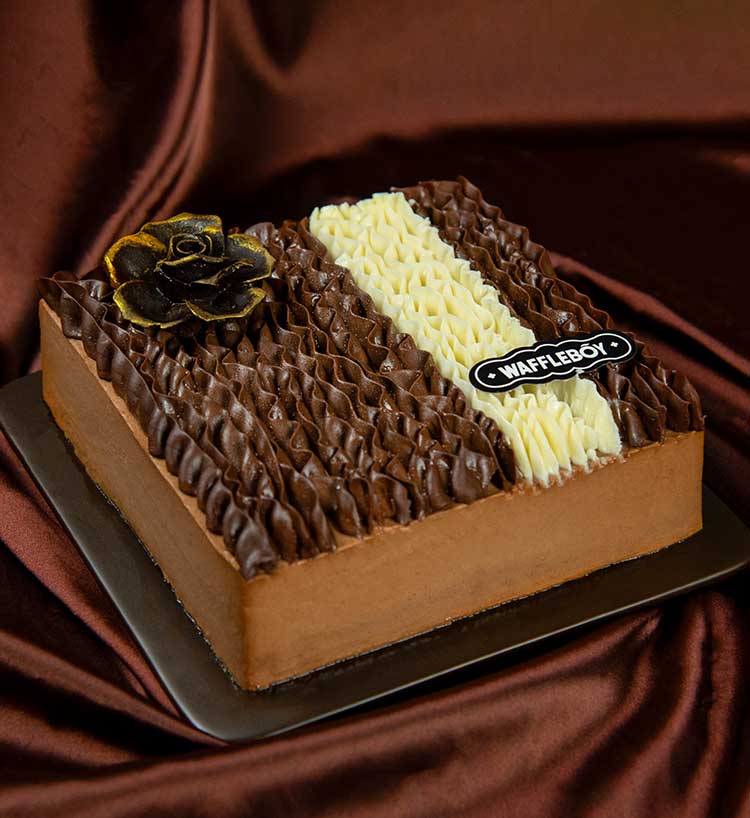 占督亚榛子巧克力蛋糕(10寸):黑巧克力(瑞士),白巧克力(瑞士),淡奶(新