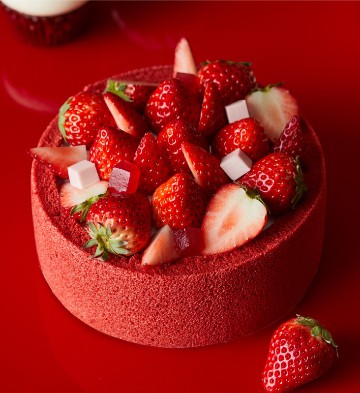双重草莓芝心红丝绒蛋糕