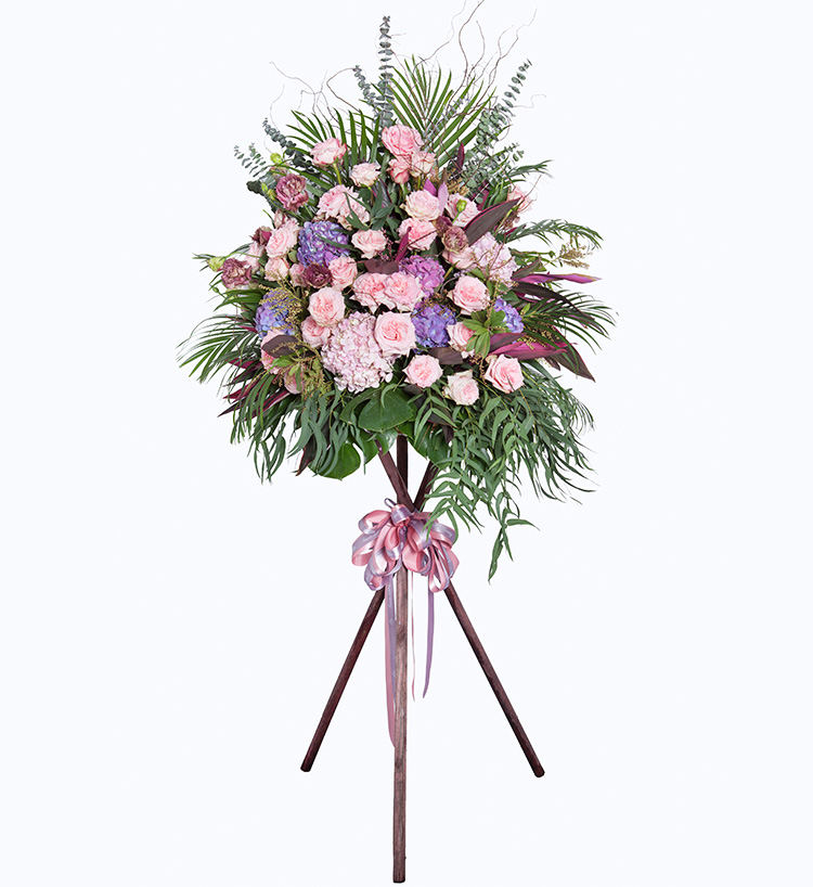 开业花篮g款:粉色绣球2枝,粉紫色绣球5枝,荔枝粉玫瑰20枝,茶色桔梗10