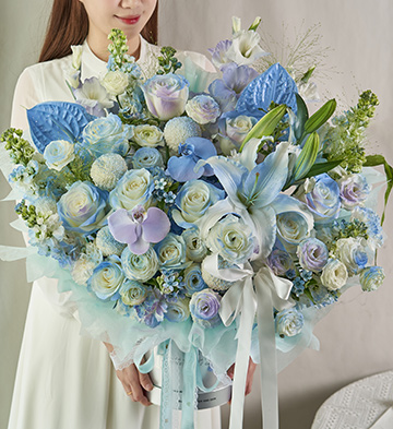 冰蓝幻境/高端鲜花抱抱桶